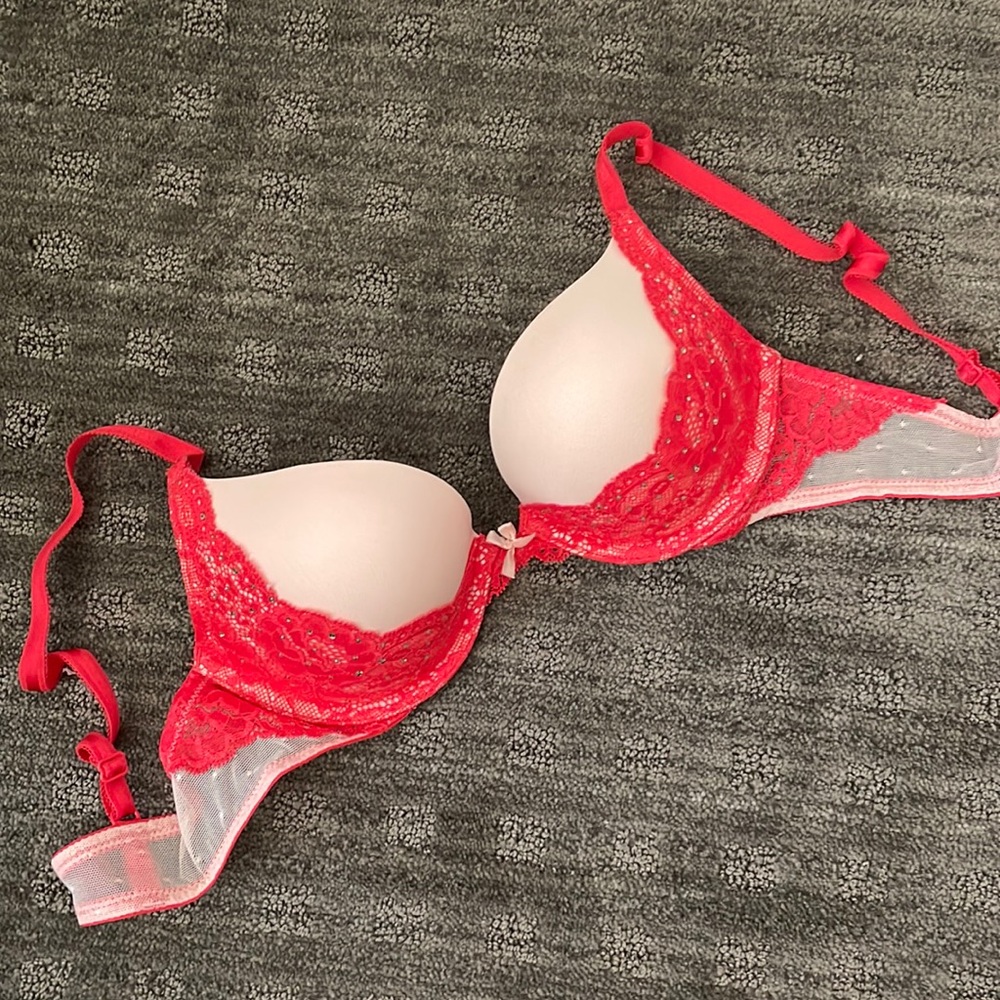 Nude & Red Victoria’s Secret Push-up Bra